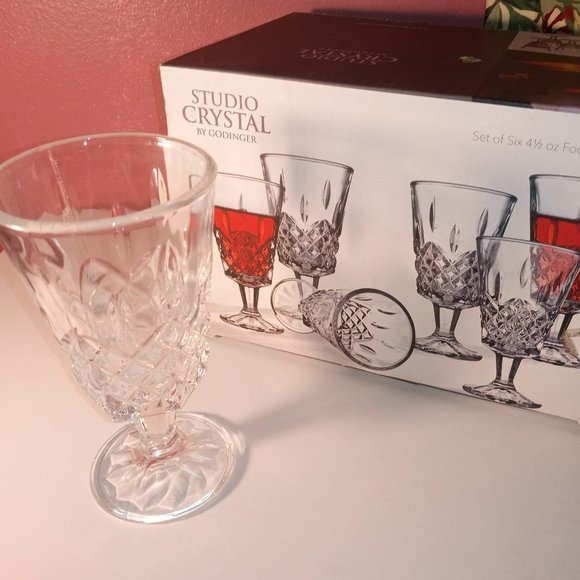 STUDIO FINE CRYSTAL 4 1/2 oz FOOTED CLEAR GLASSES BY GODINGER - Picture 1 of 12